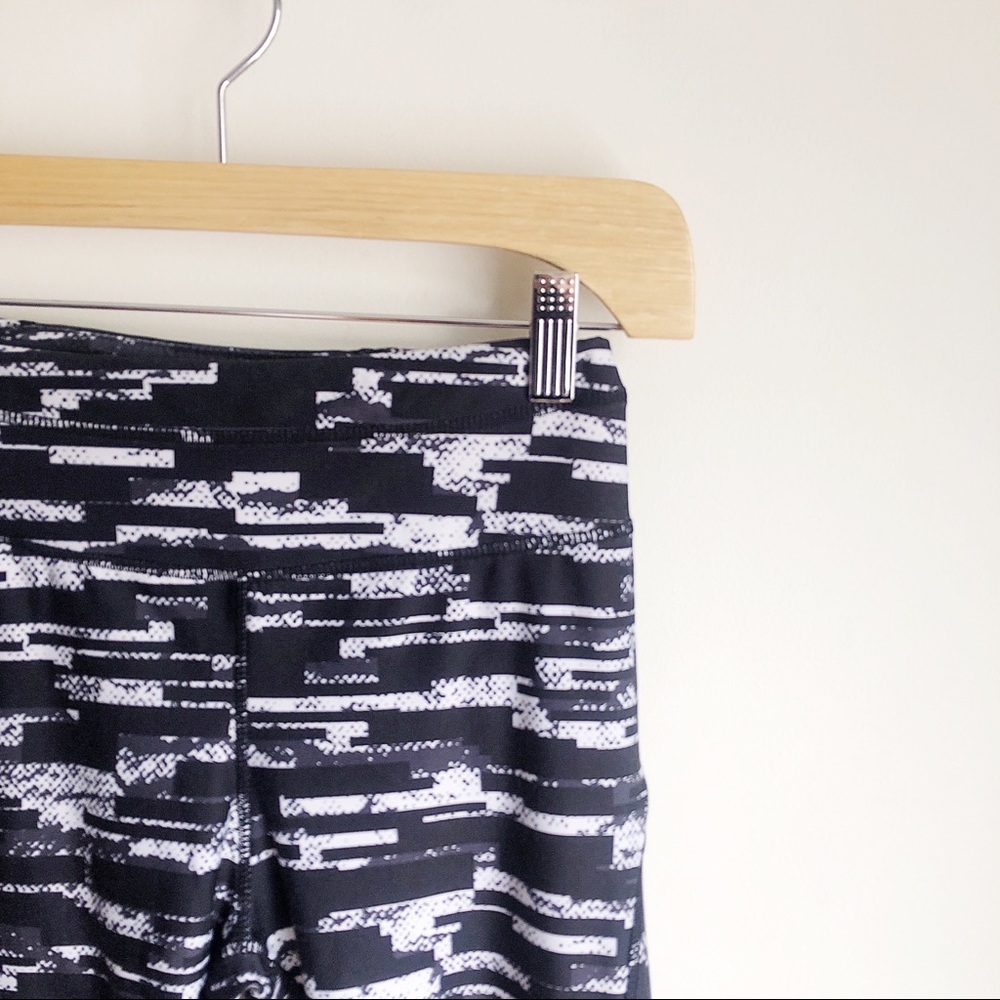 ✨Kyodan Abstract Leggings✨ - Picture 3 of 4